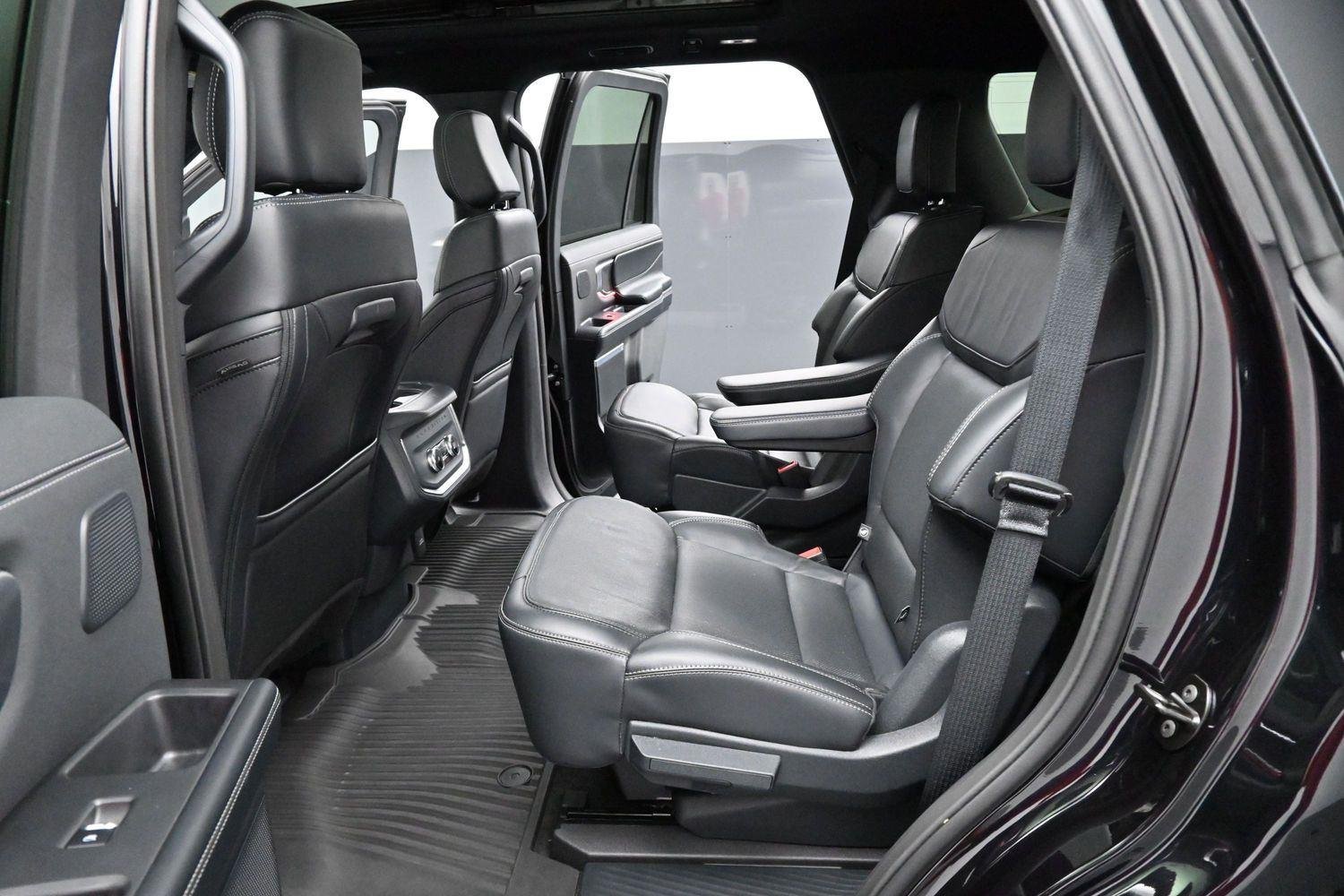 Used 2025 Agate Black Ford Platinum image 40
