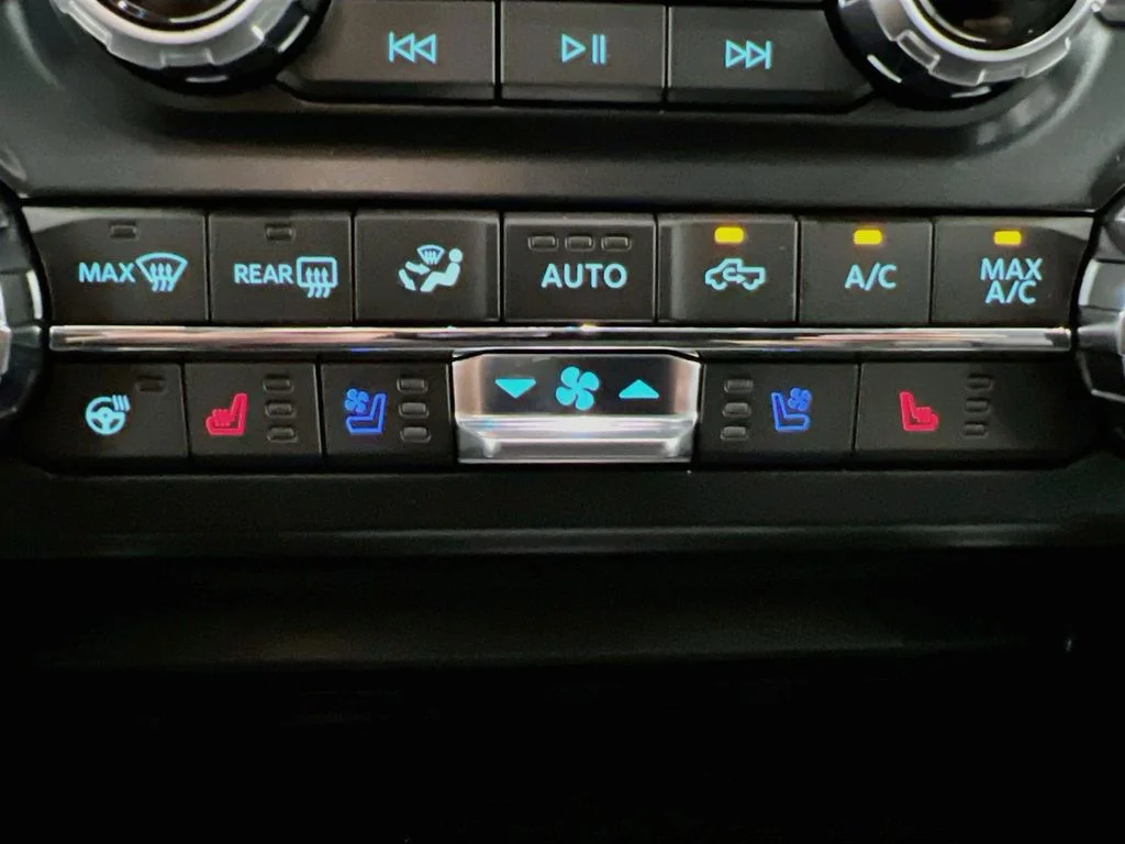 New 2026 Oxford White Ford Lariat image 24