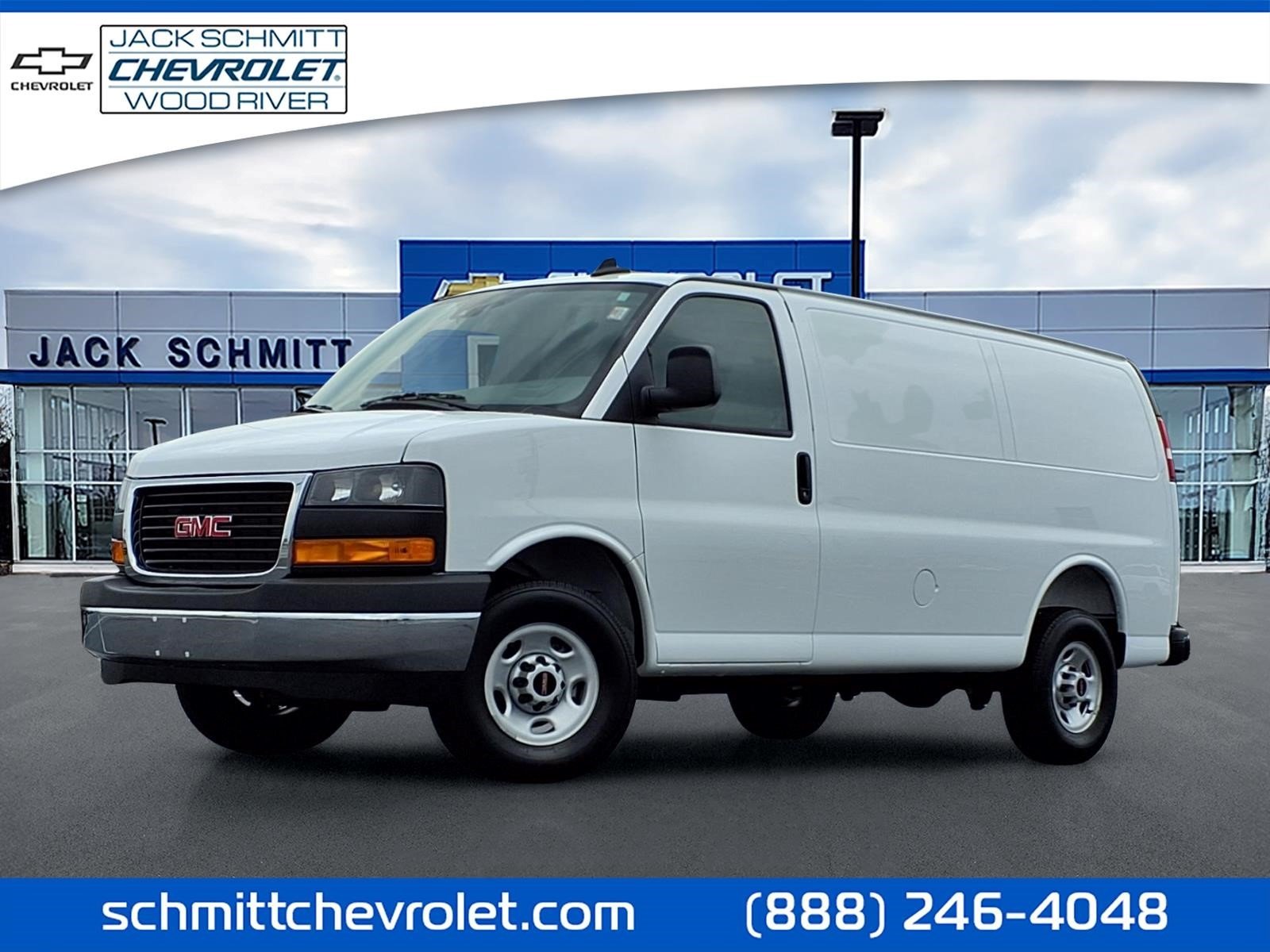 2025 GMC Savana 3500's photo