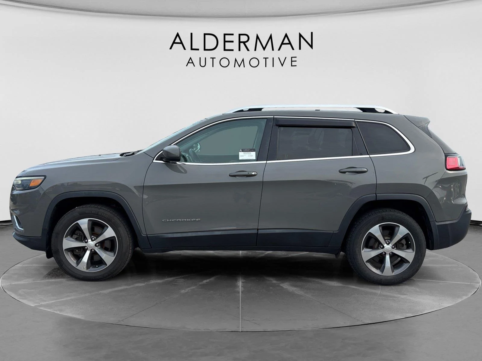 Used 2019 Sting-Gray Clearcoat Jeep Limited image 2