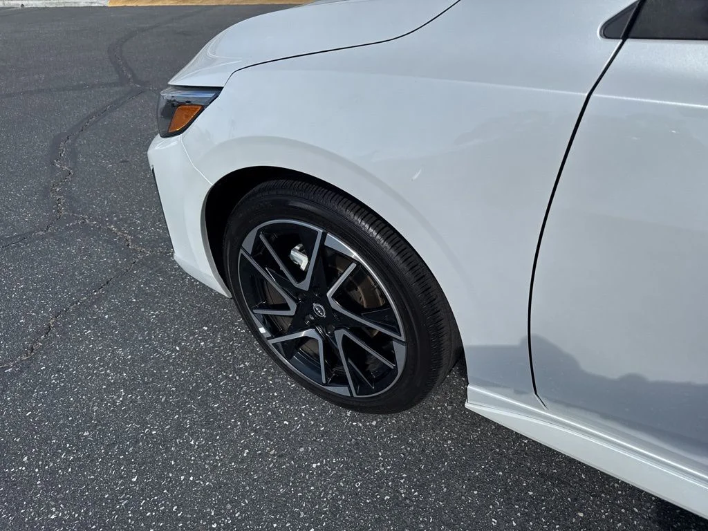 2025 Nissan Sentra SR - Photo 10