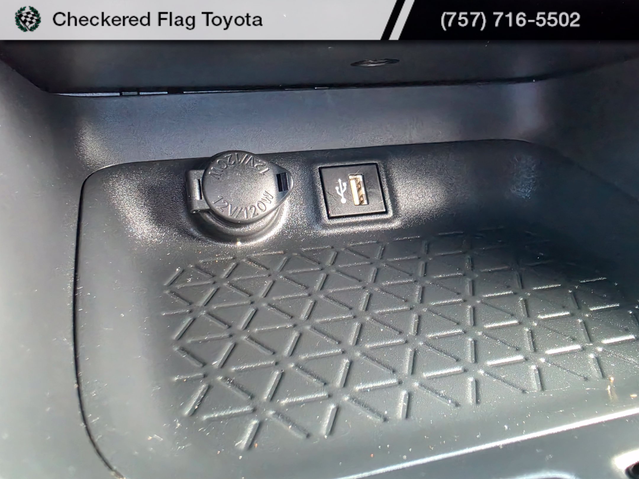 Used 2024 Ice Cap Toyota SE image 26