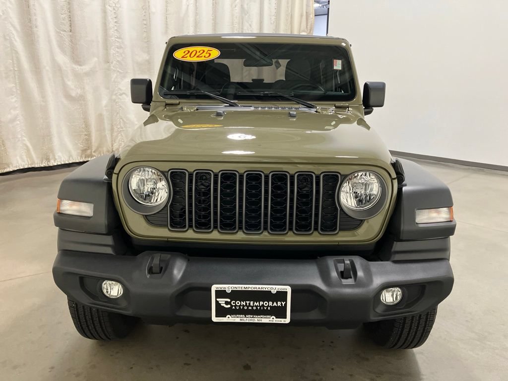 Used 2025 41 Jeep Sport image 18