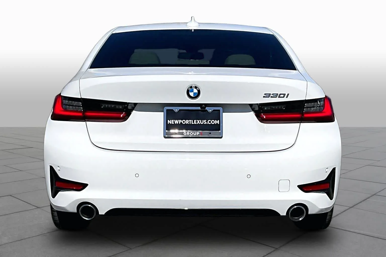 Used 2019 Alpine White BMW 330i image 4