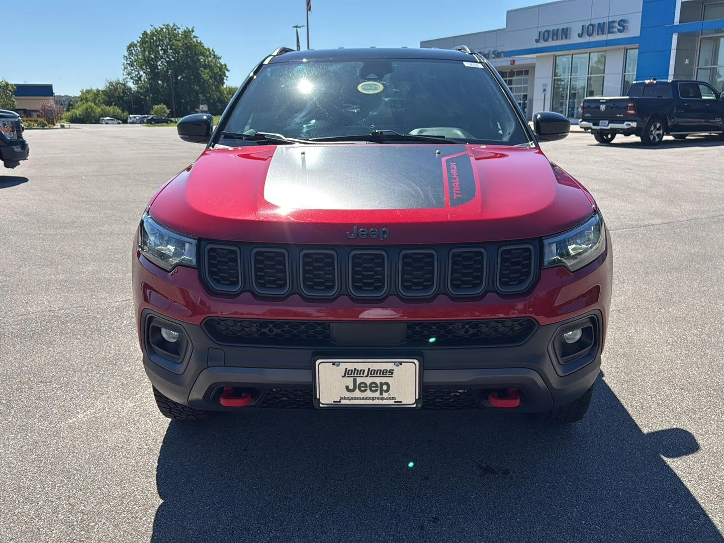 Used 2025 Red Hot Pearlcoat Jeep Trailhawk image 2