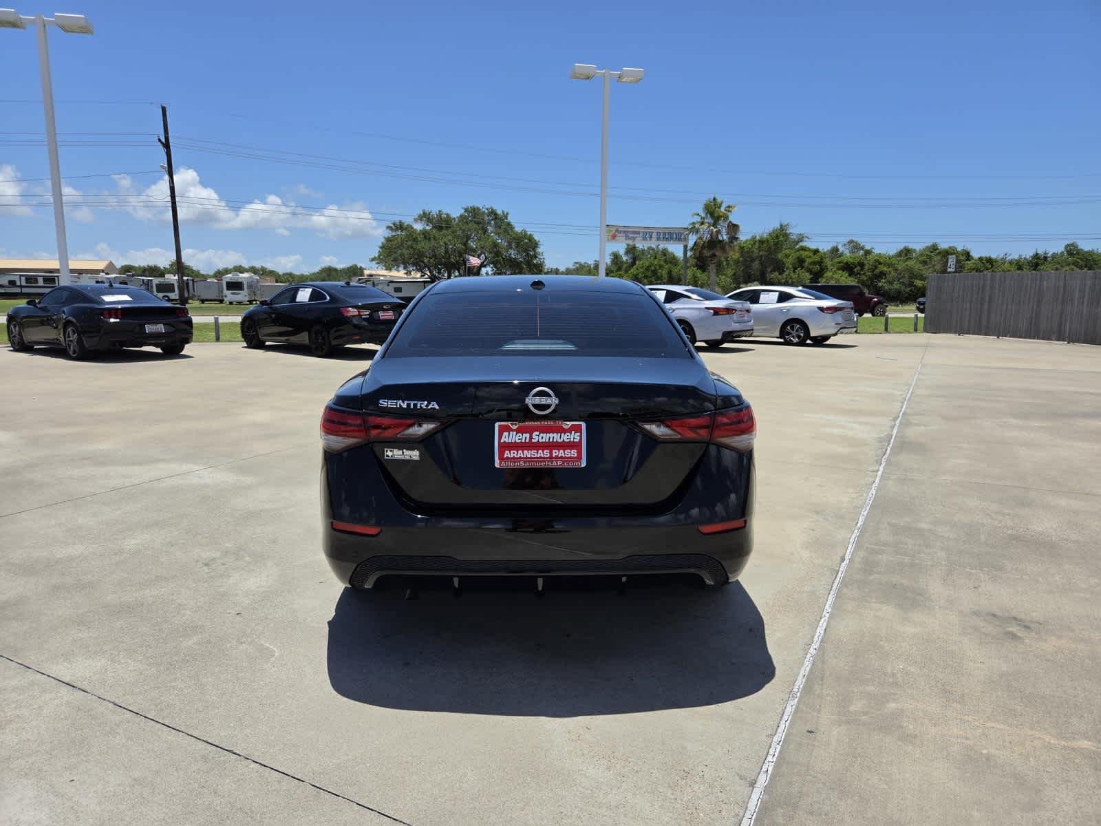 Used 2025 Super Black Nissan SV image 4