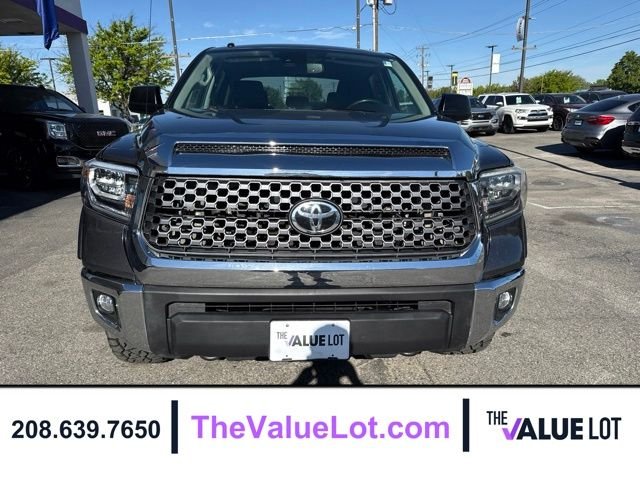 Used 2018 Gray Toyota SR5 image 9