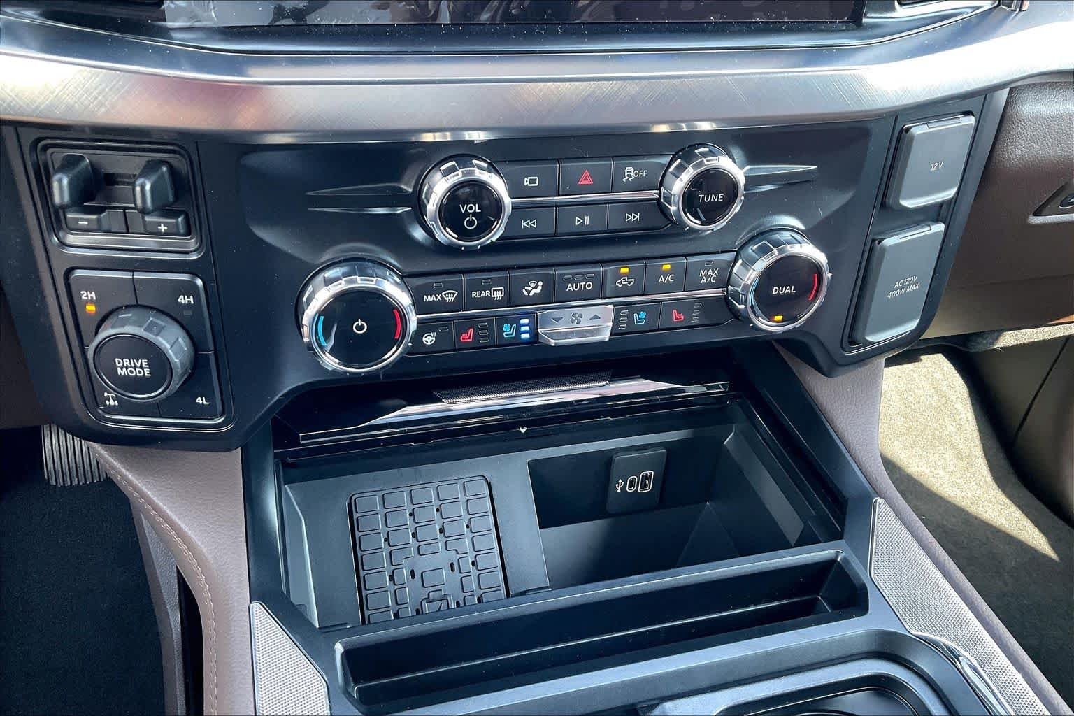 New 2026 Star White Metallic Tri-Coat Ford F-250® King Ranch® image 17