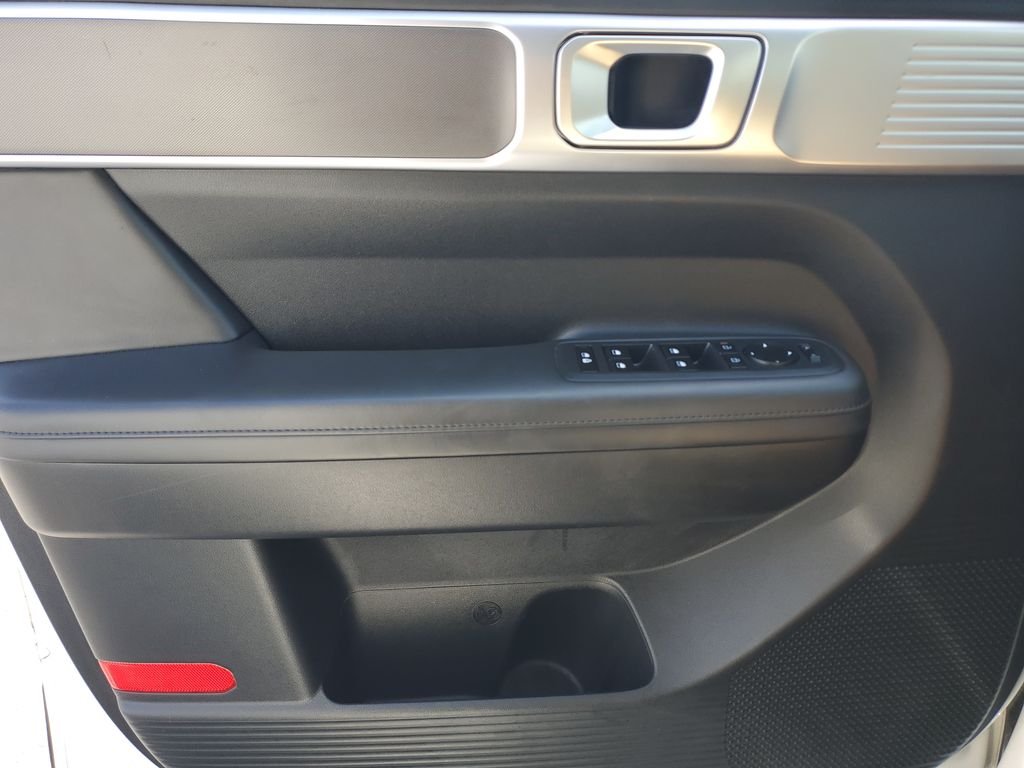 Used 2024 White Hyundai SEL image 18