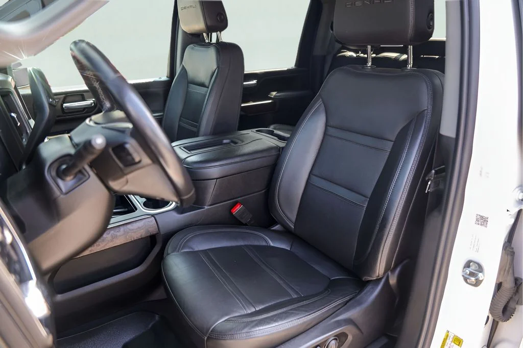 Used 2022 White GMC Denali image 10