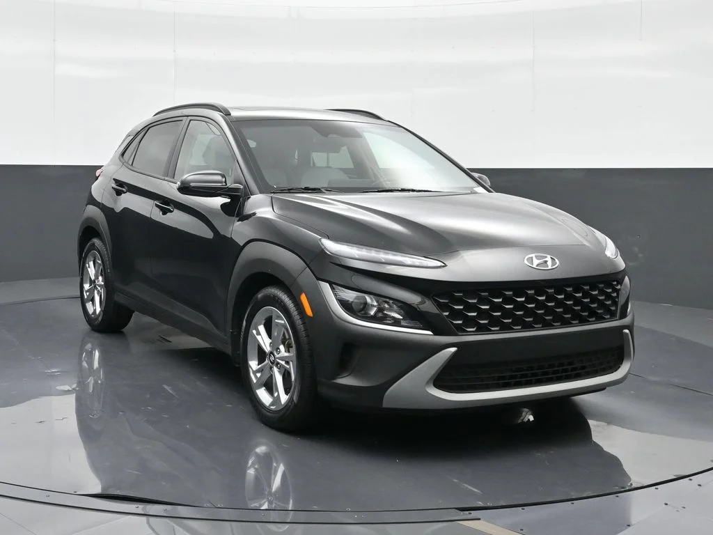 Used 2023 Black Hyundai SEL image 13