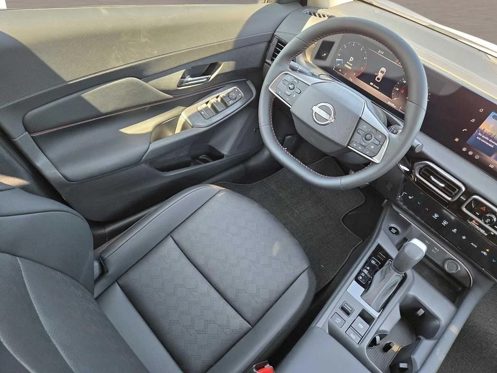 2026 Nissan Sentra SR - Photo 17