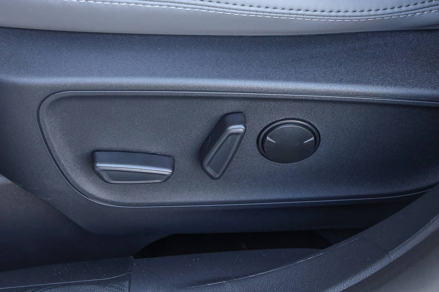 New 2026 Space White Metallic Ford Badlands® image 11