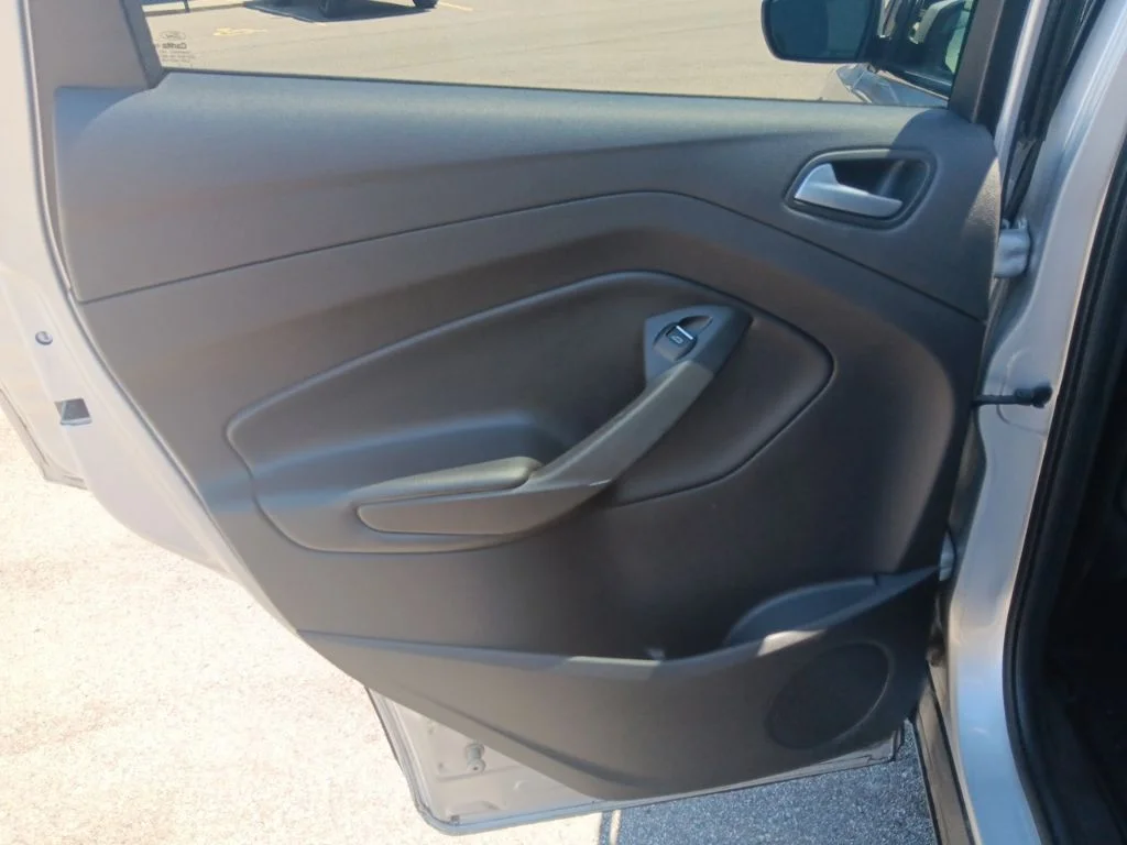 Used 2019 Ingot Silver Metallic Ford SE image 27