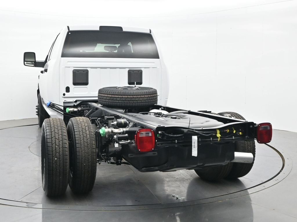 New 2026 Bright White Clearcoat RAM Tradesman image 9