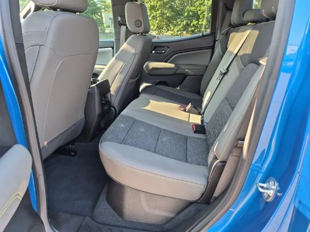 Used 2024 Blue Chevrolet ZR2 image 30