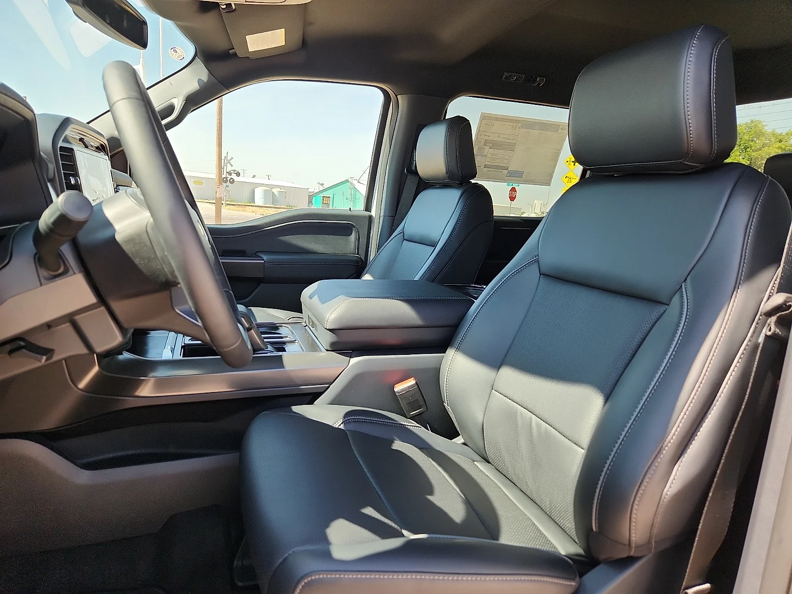 New 2026 Oxford White Ford Lariat image 17