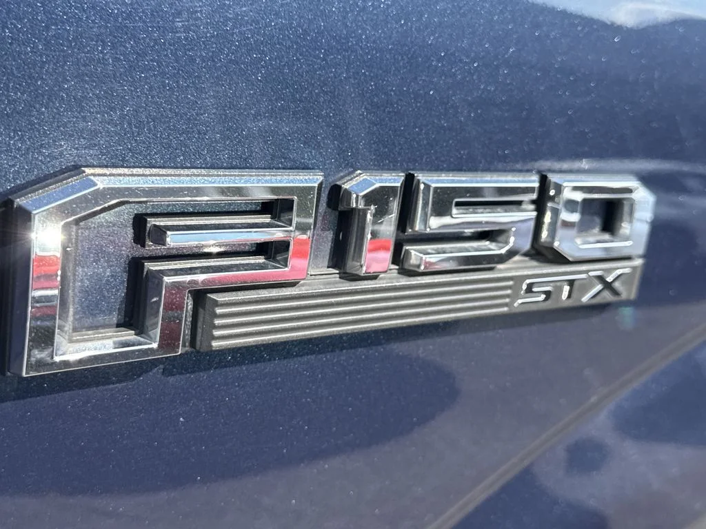 Used 2018 Blue Ford XL image 33