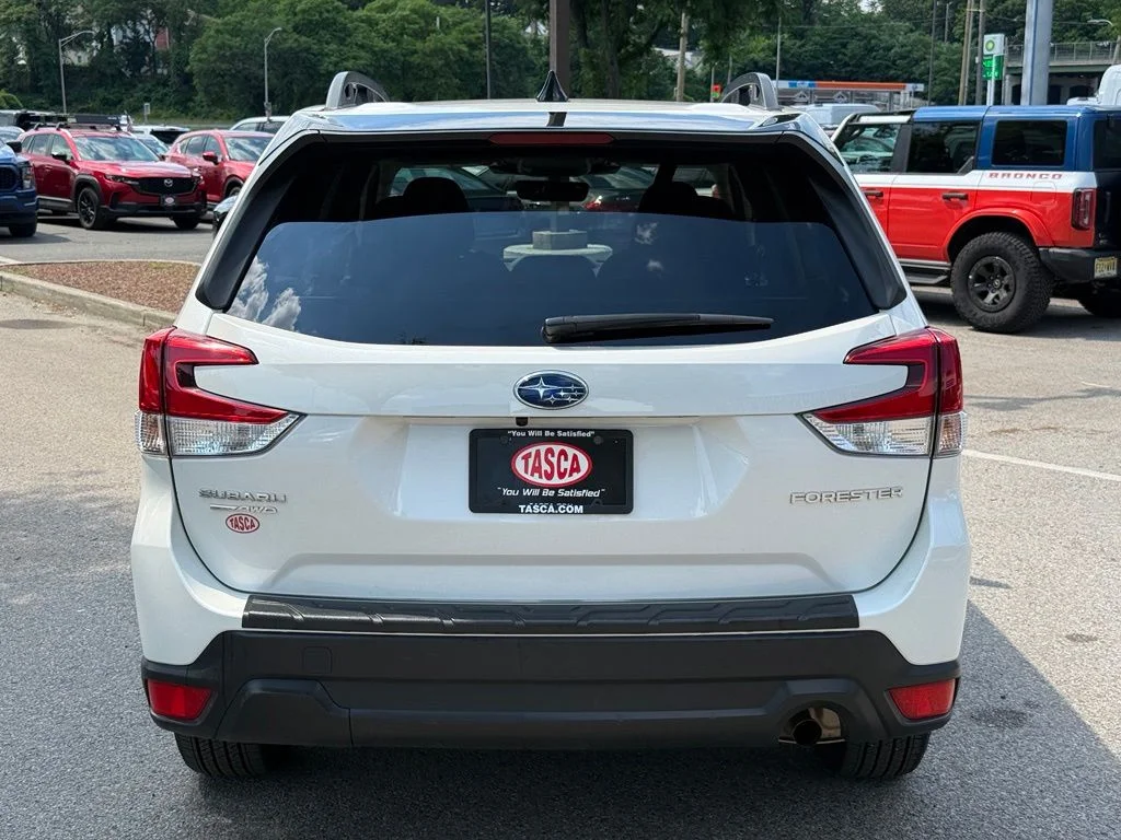 Used 2024 White Subaru Premium image 9