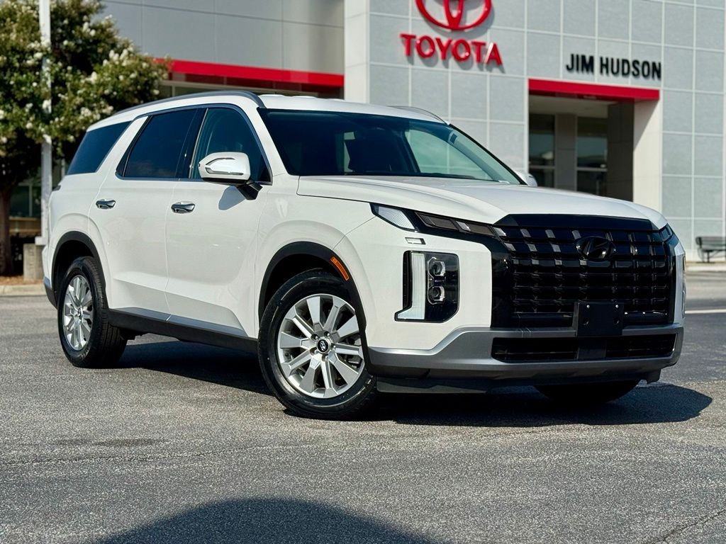Used 2024 White Hyundai SEL image 2