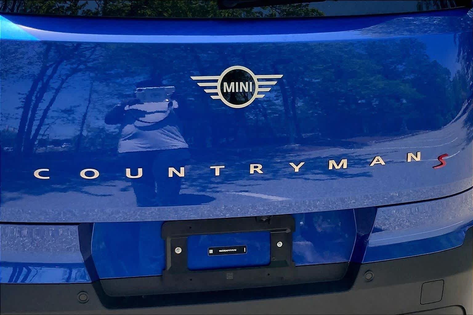 New 2027 Blazing Blue Metallic MINI Signature Plus image 15