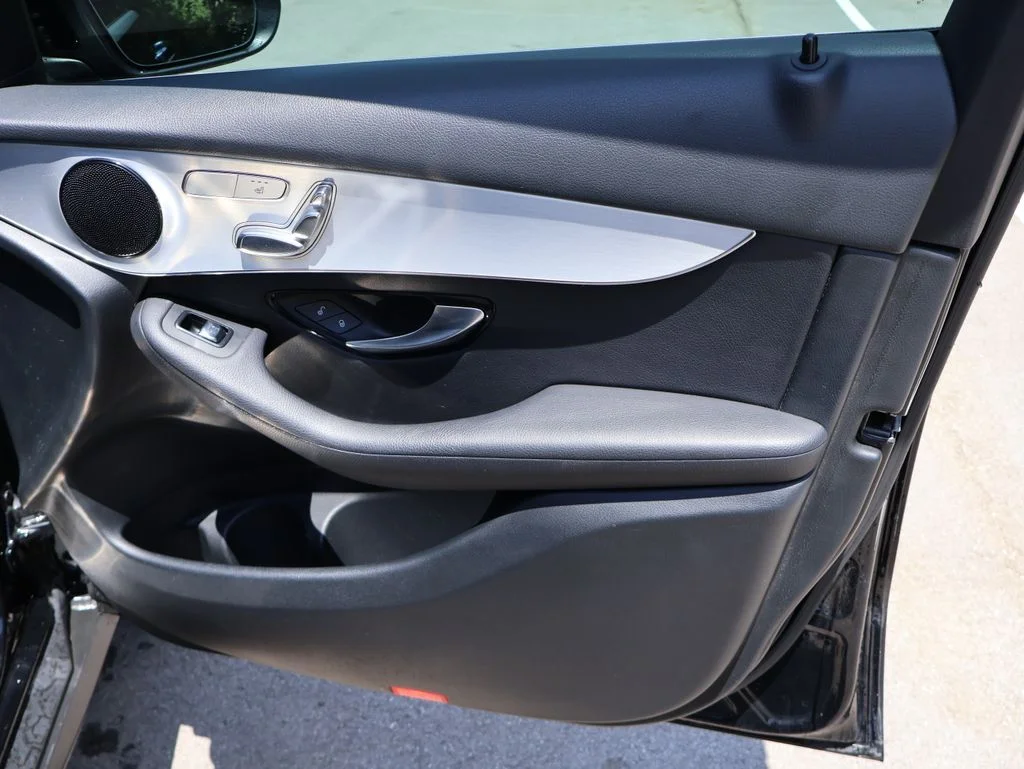 Used 2019 Black Mercedes-Benz GLC 300 image 11