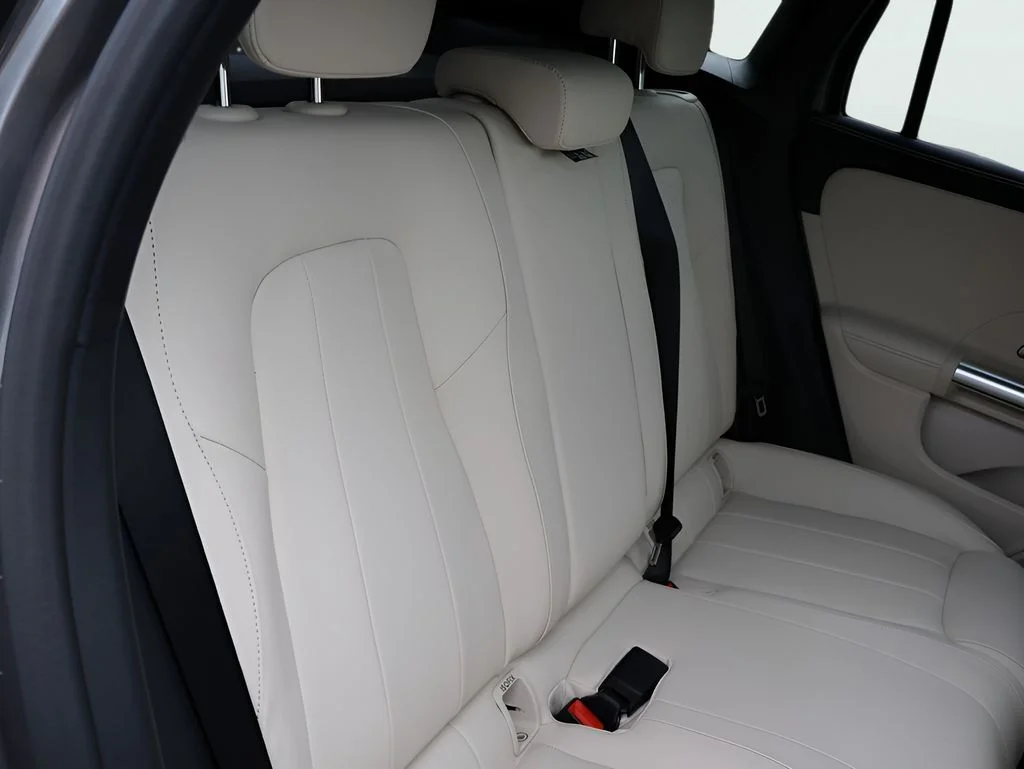 New 2026 Mountain Gray Metallic Mercedes-Benz GLA 250 image 12
