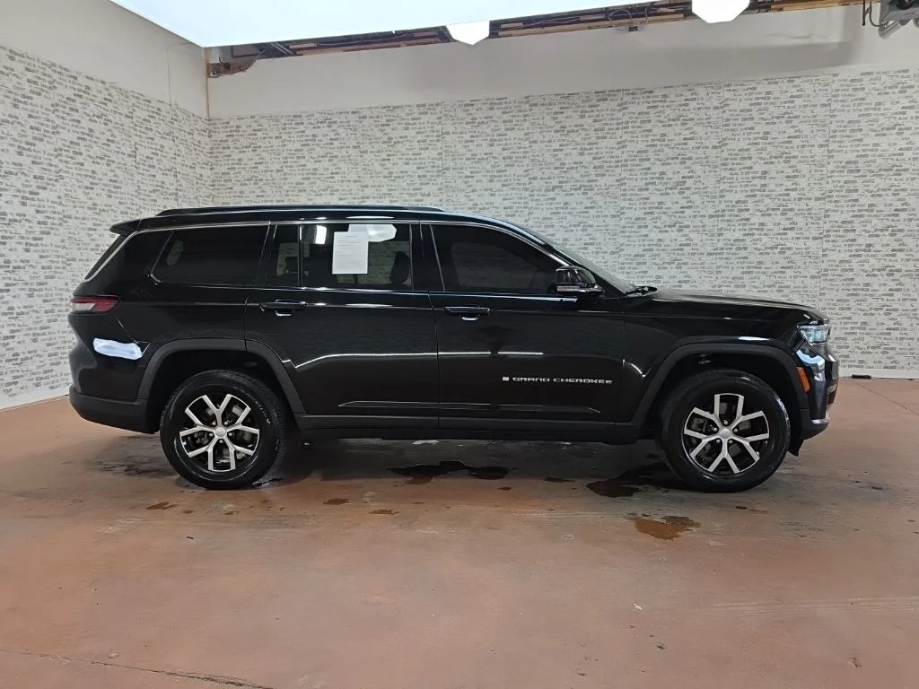 Used 2024 Black Jeep Limited image 6