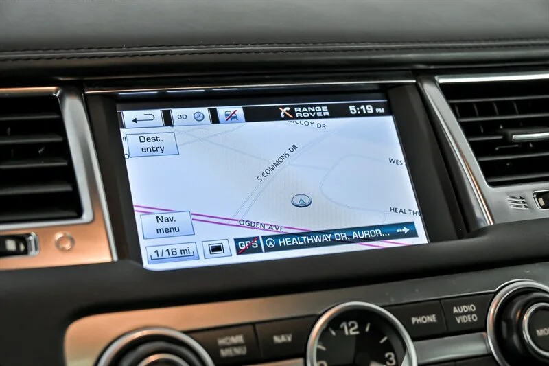 Used 2013 Santorini Black Metallic Land Rover Autobiography image 28