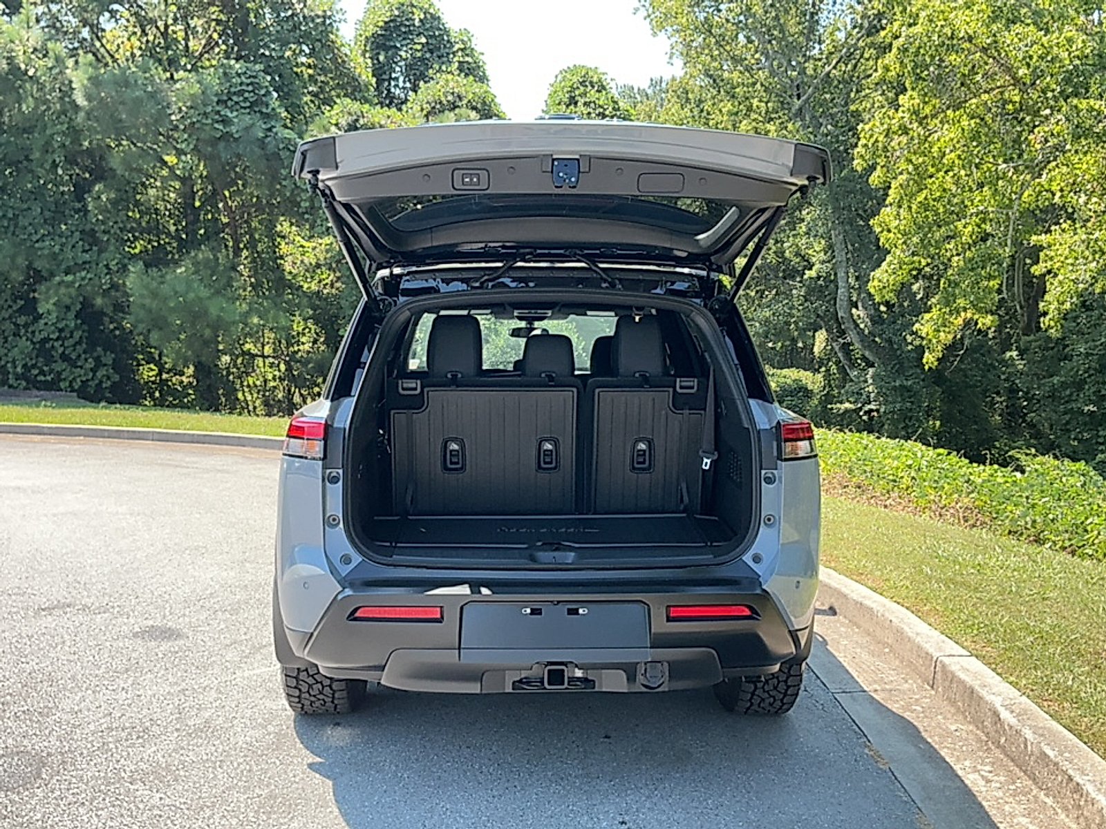 New 2026 Boulder Gray Pearl/Super Black Nissan Rock Creek image 16