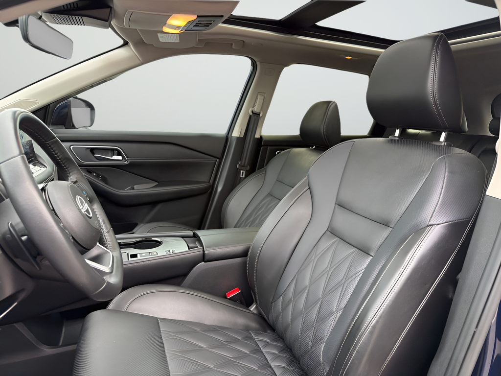 Used 2024 Blue Nissan Platinum image 17