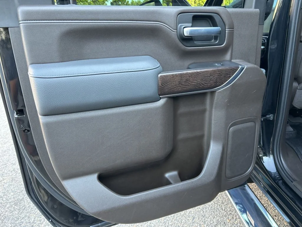 Used 2021 Black GMC Denali image 19