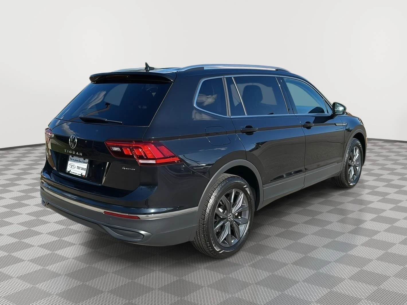 Used 2023 Deep Black Pearl Volkswagen SE image 5
