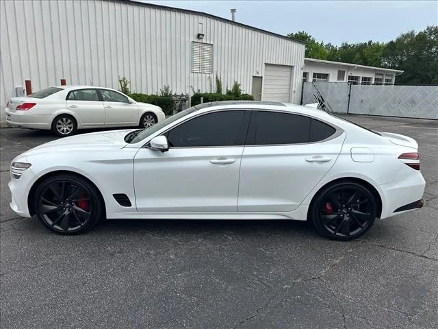 Used 2023 White Genesis 3.3T image 7