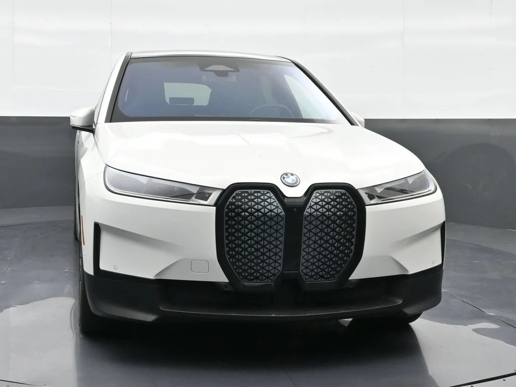Certified Used 2024 White BMW xDrive50 image 6