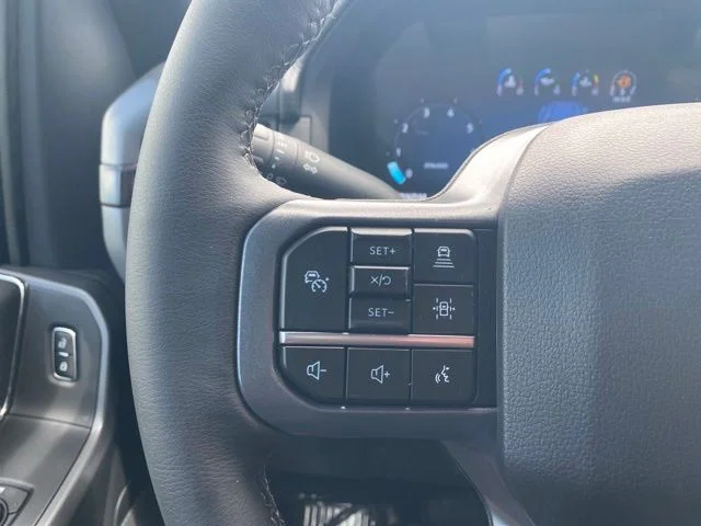 New 2026 Agate Black Metallic Ford XLT image 18