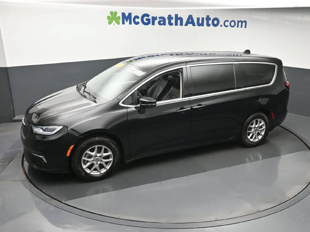 Used 2024 Black Chrysler Touring L image 22