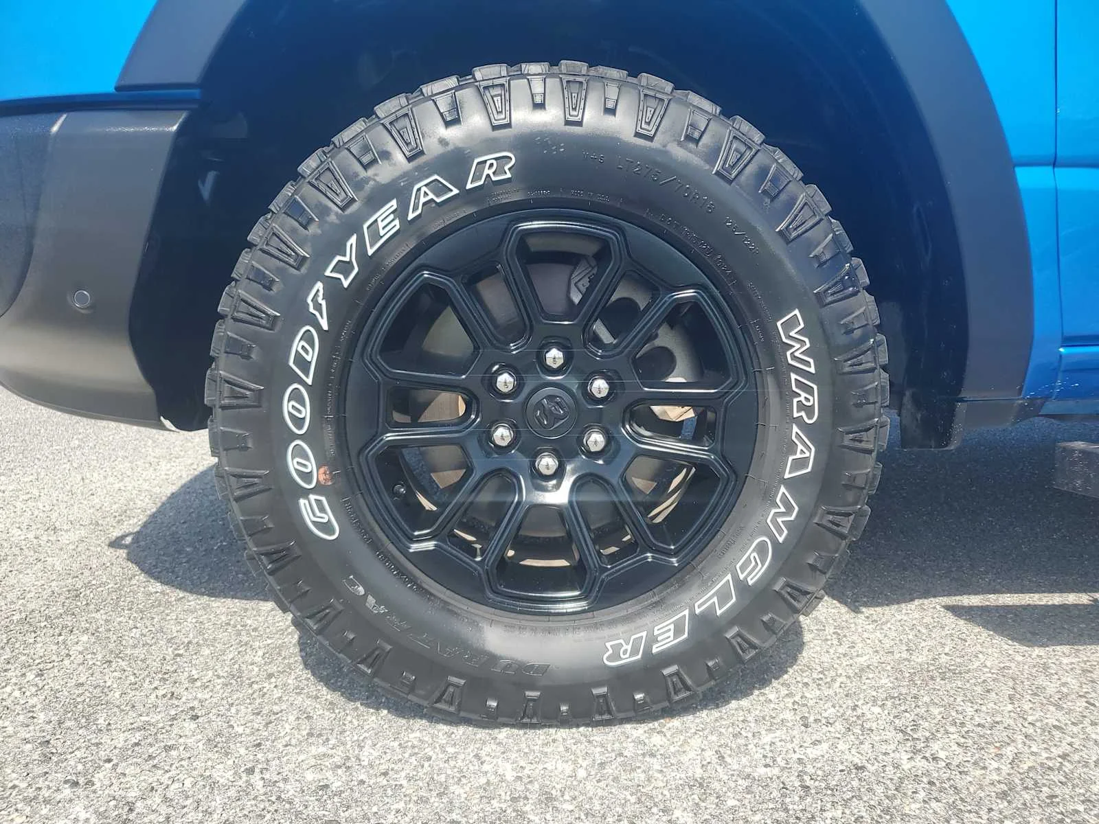 Used 2025 Hydro Blue Pearlcoat Blu Ram Rebel image 10