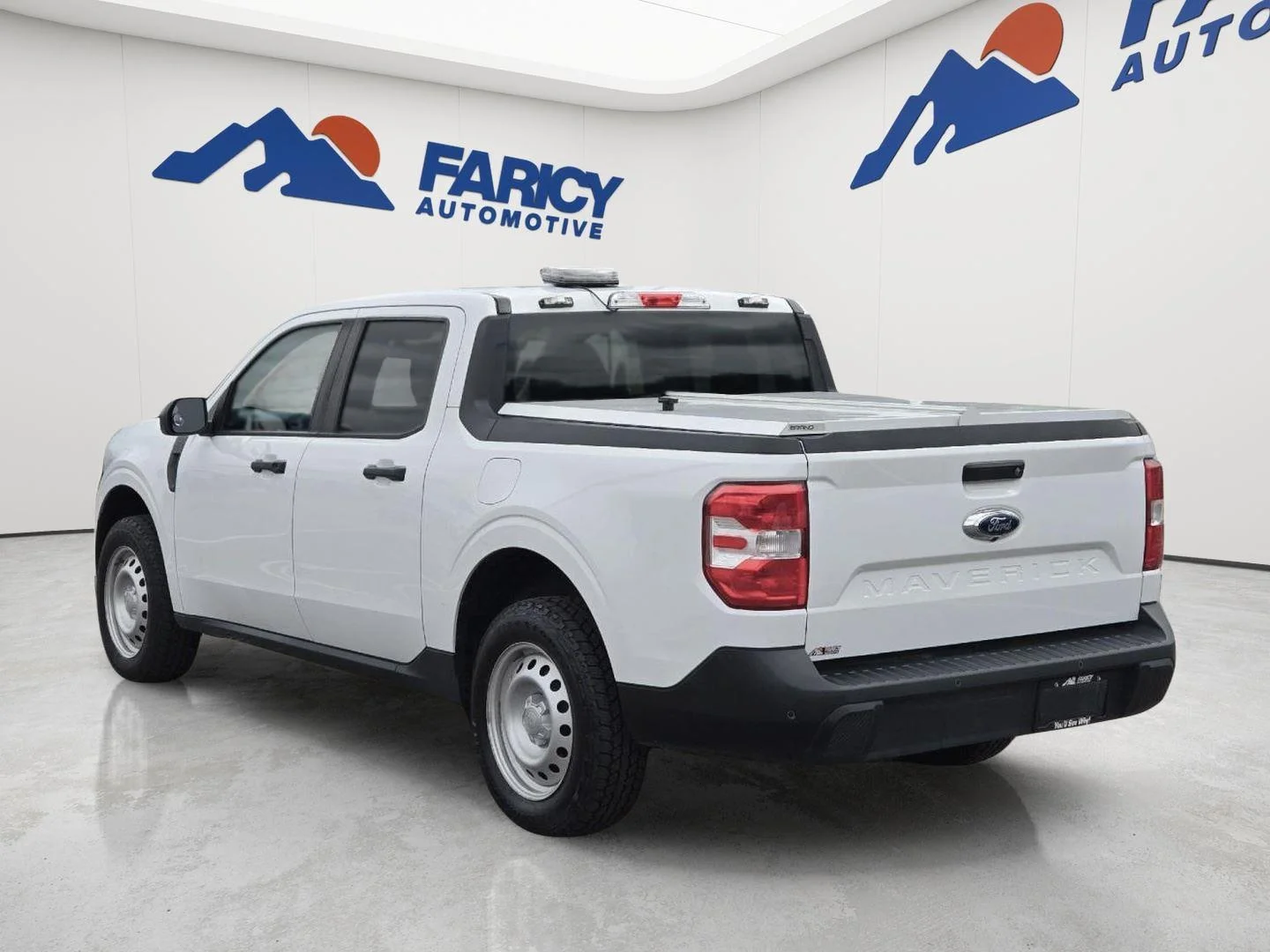 Used 2022 Oxford White Ford XL image 4