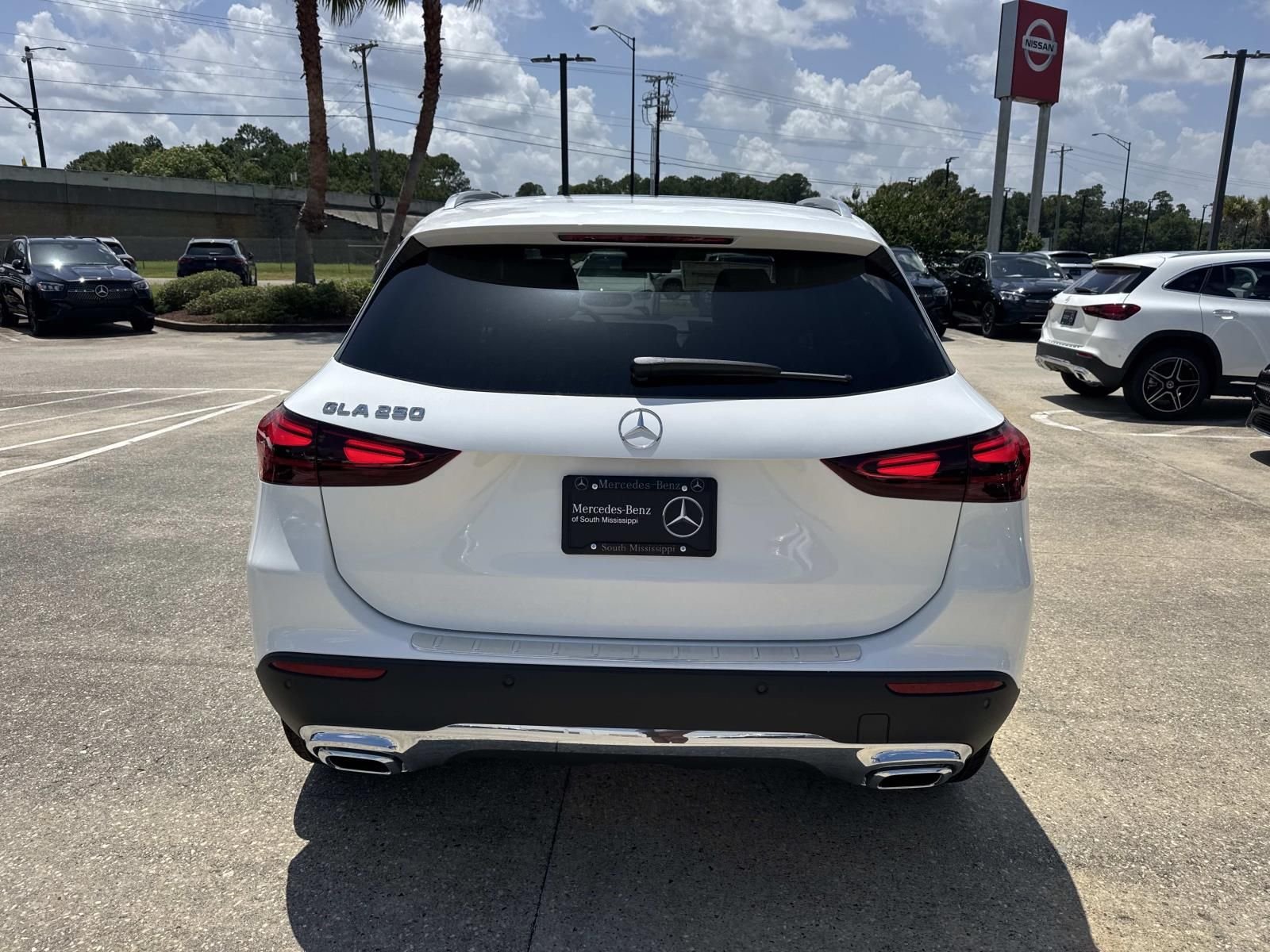 New 2026 White Mercedes-Benz GLA 250 image 5