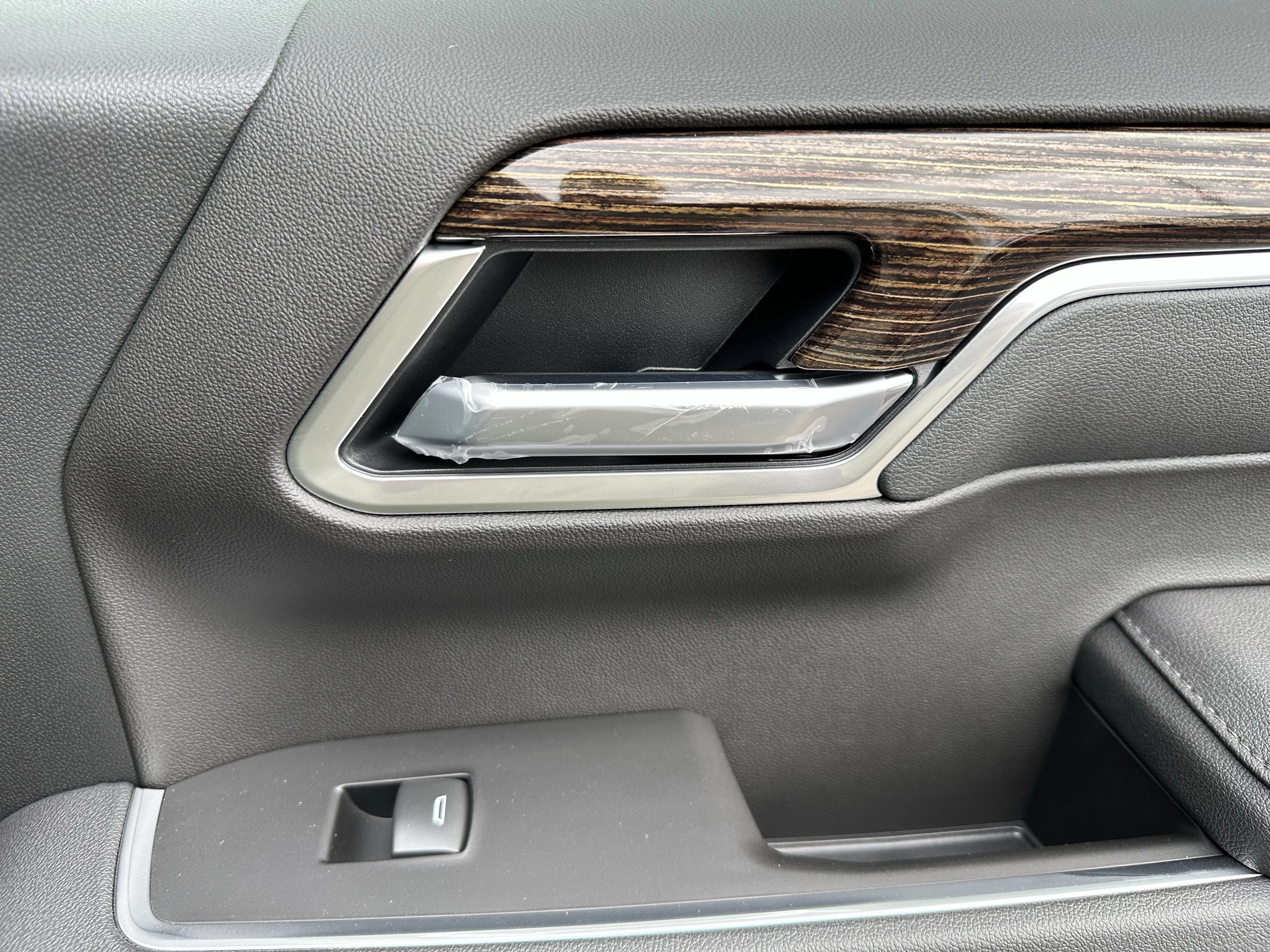 New 2026 Onyx Black GMC Elevation image 21