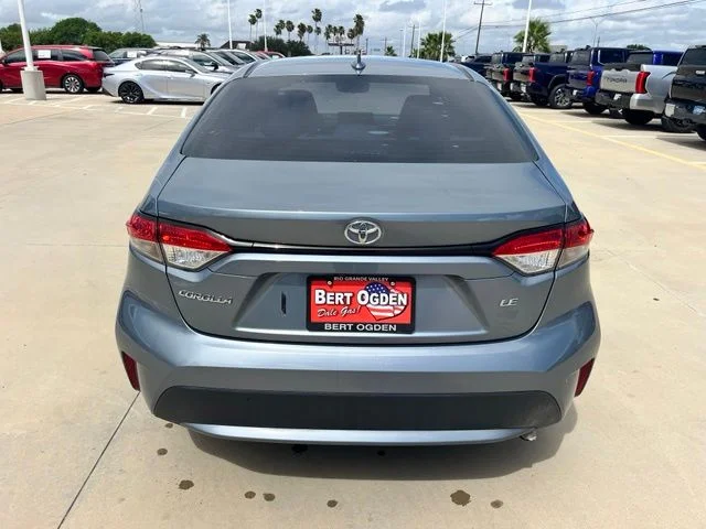 Used 2022  Toyota LE image 5