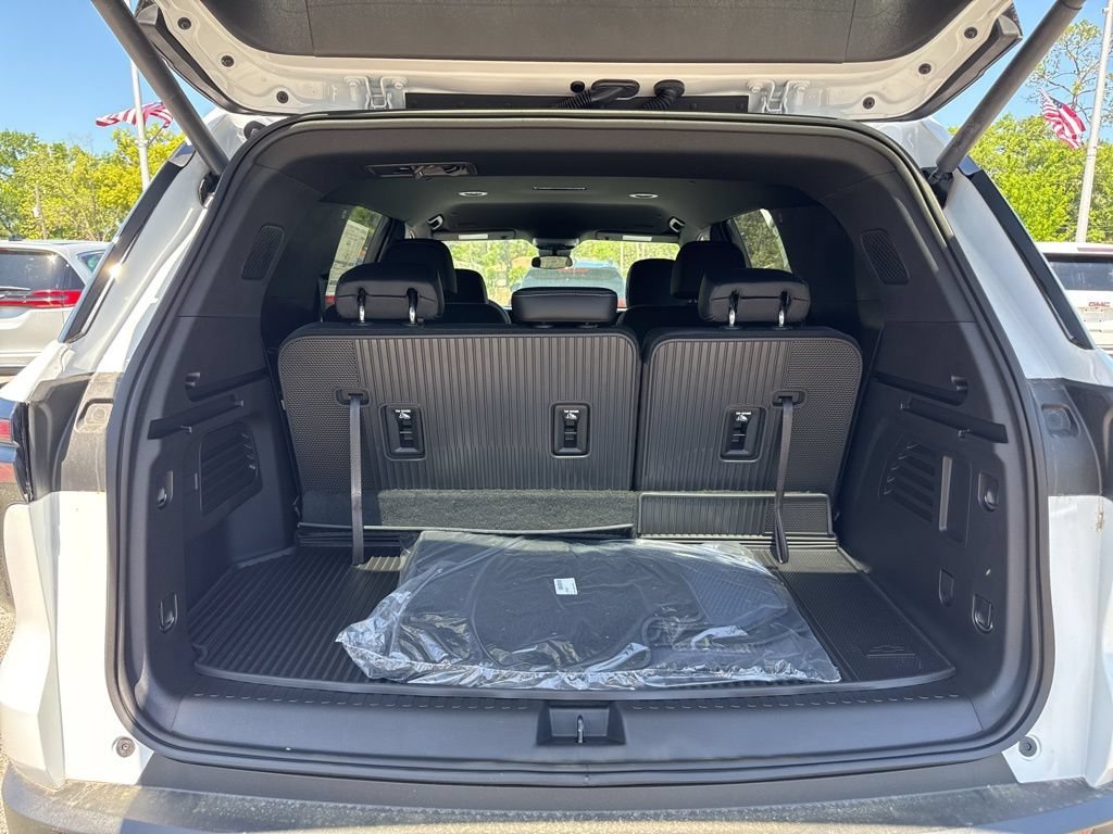 2026 Chevrolet Traverse LT - Photo 8