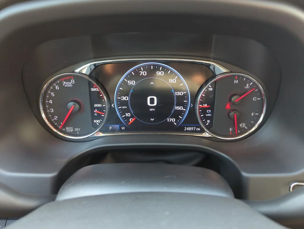 Used 2023 Silver GMC Denali image 39
