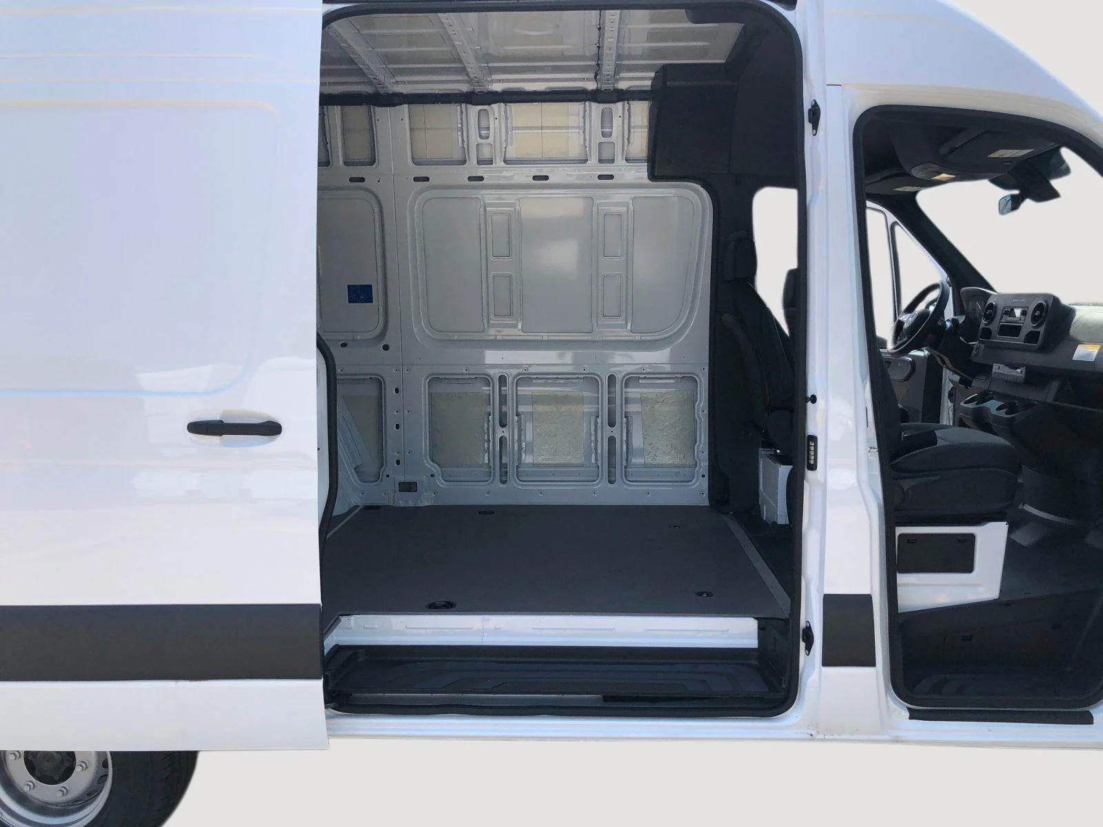 New 2025 Arctic White Mercedes-Benz  image 33