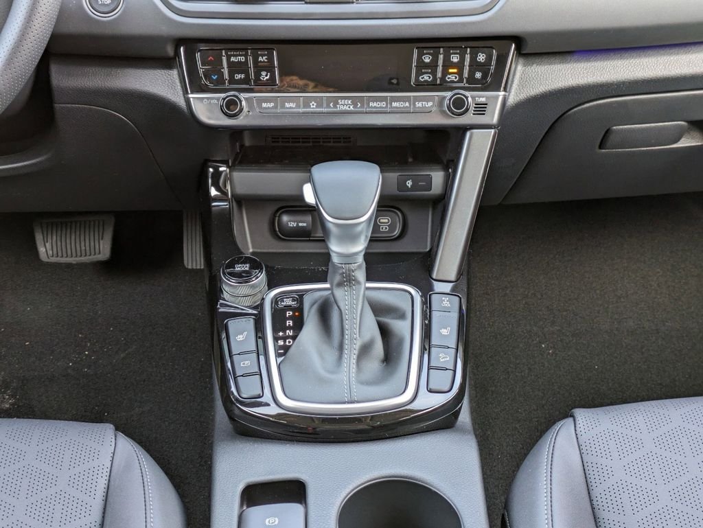 New 2024 Snow White Pearl Kia SX image 19
