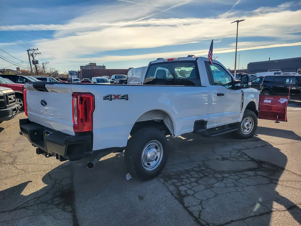 New 2026 Oxford White Ford XL image 8