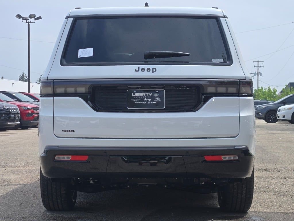 New 2026 Bright White Clear-Coat Exterior Paint Jeep Limited Altitude image 14