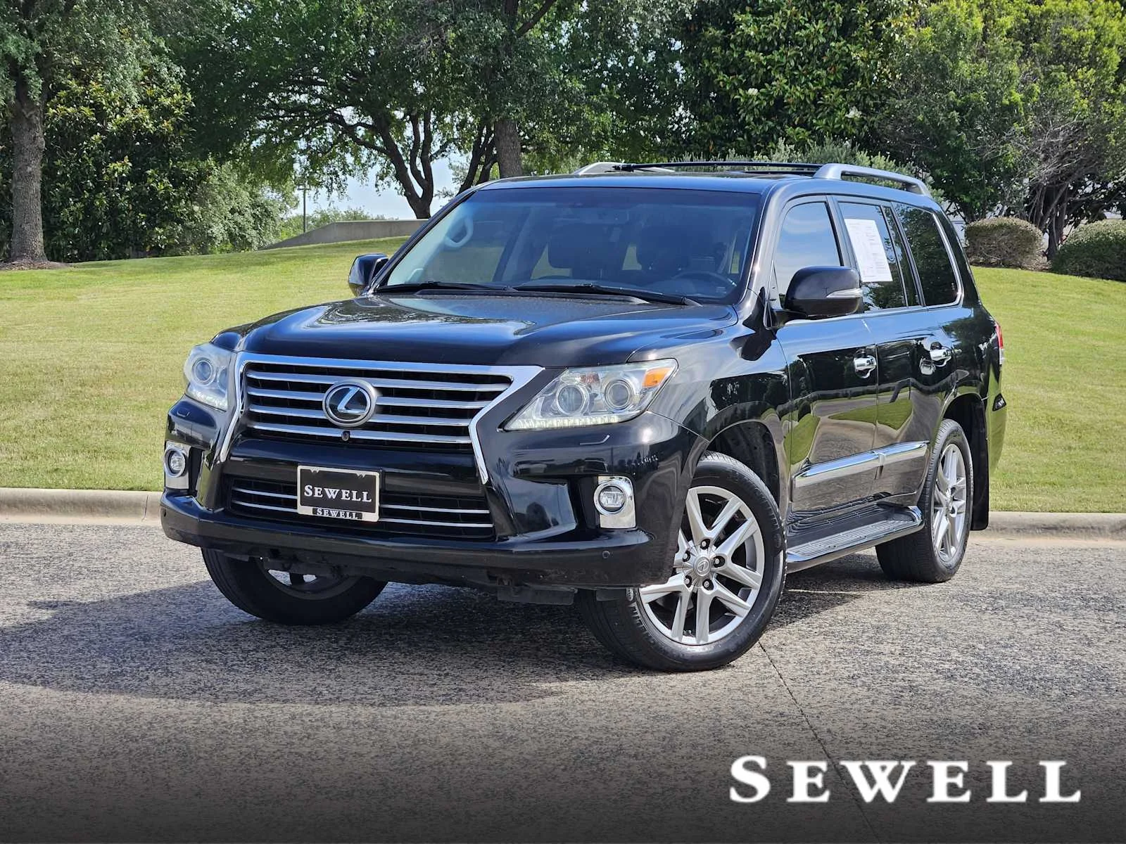 2014 Lexus LX 600 570's photo