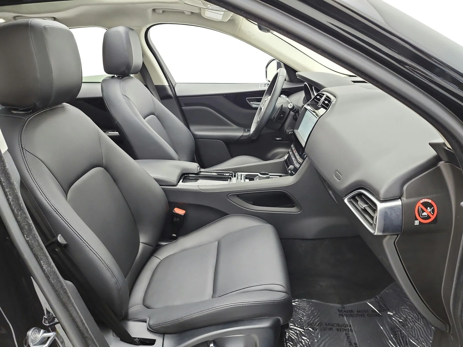 Used 2019 Narvik Black Jaguar 25t Premium AWD image 19